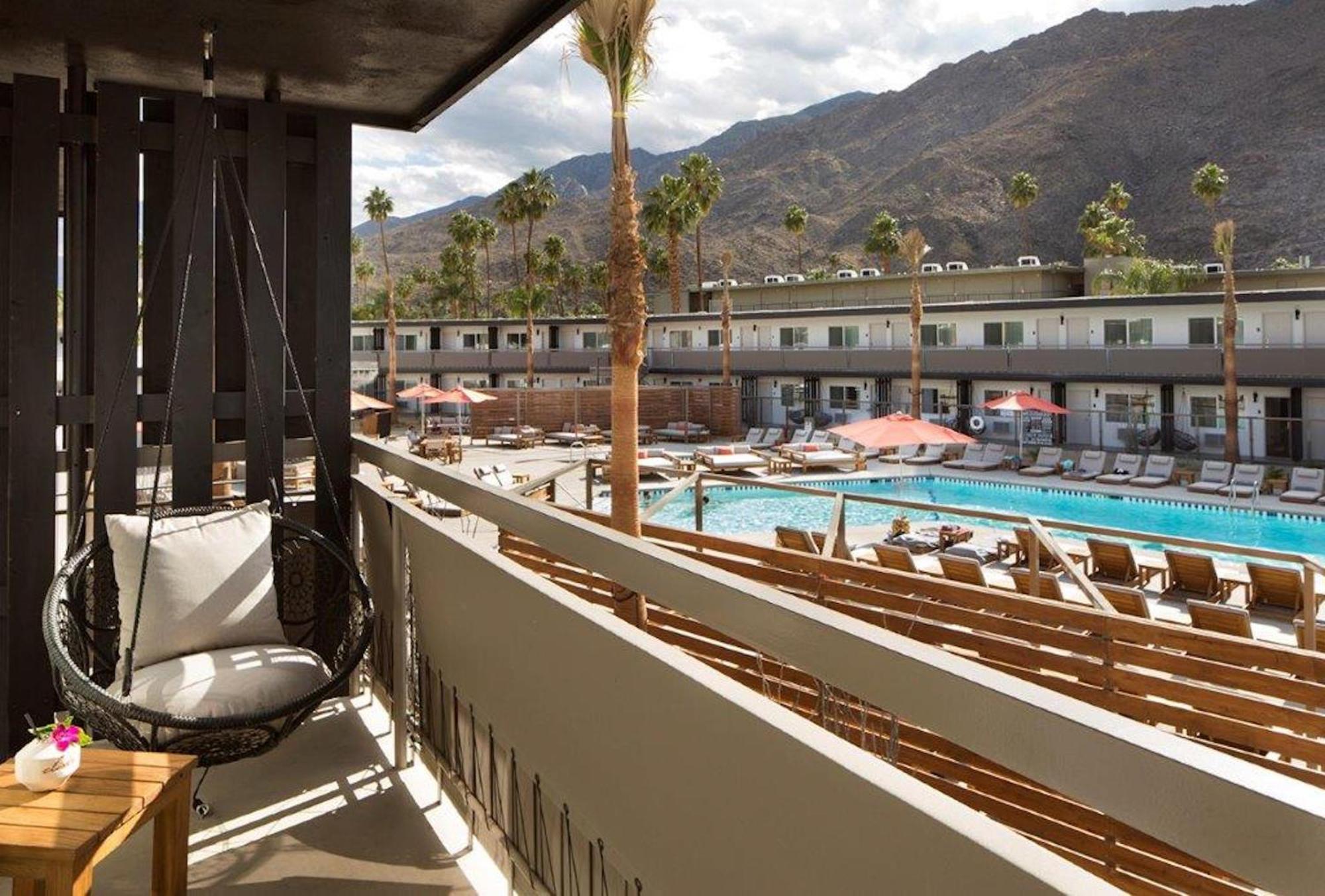 V Palm Springs Hotel Exterior photo