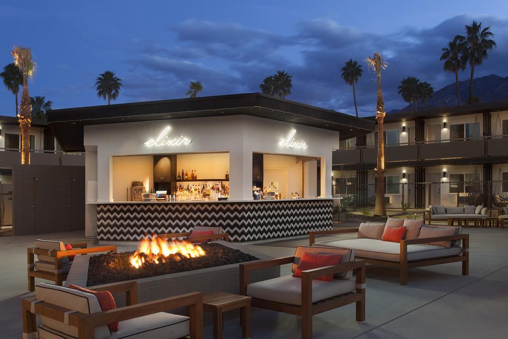 V Palm Springs Hotel Exterior photo